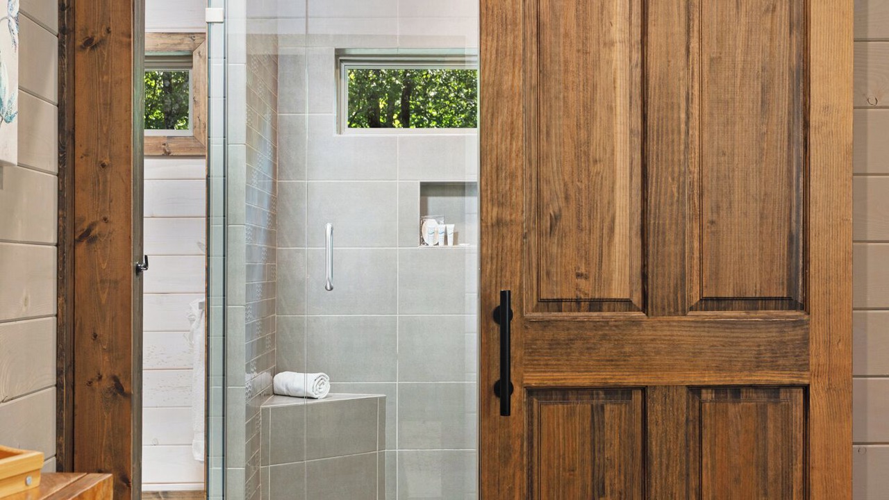 Photo of Bathroom in Hochatown