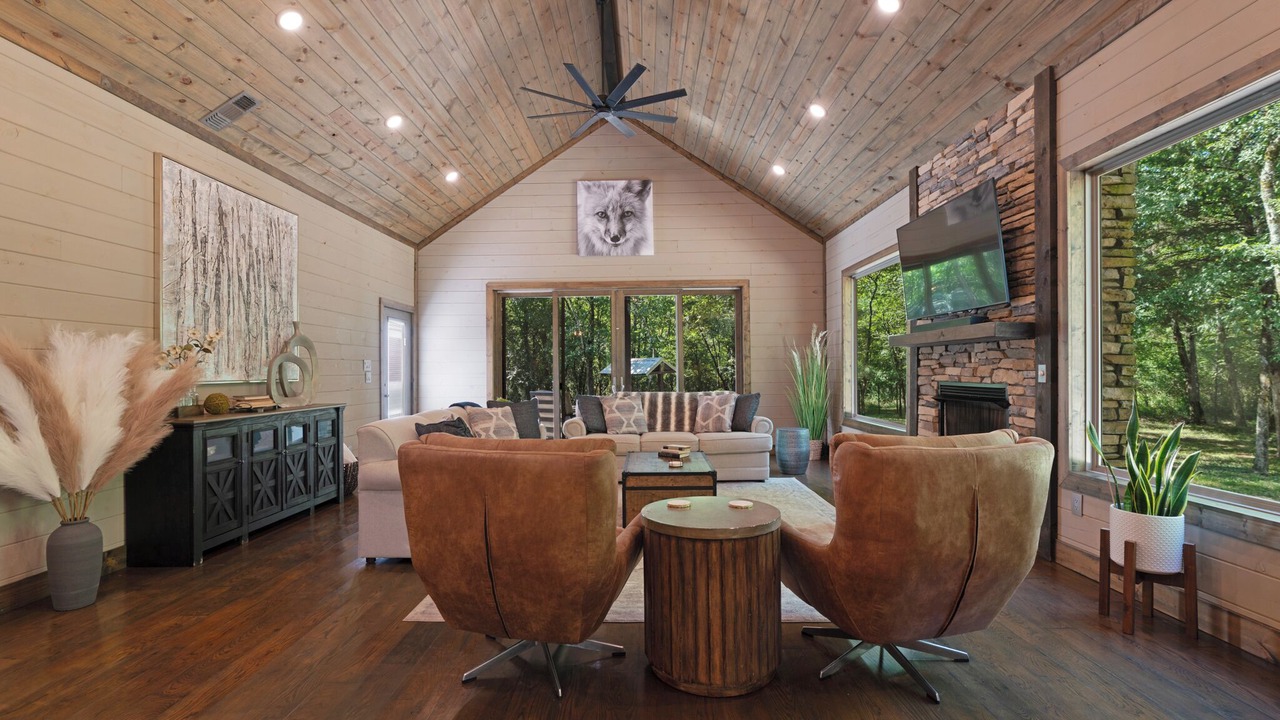 Photo of Livingroom in Hochatown