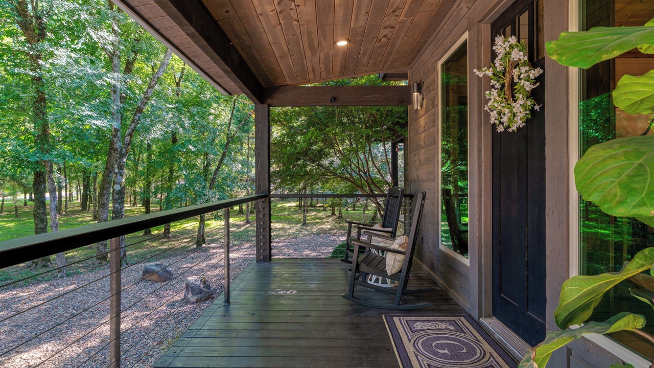 Photo of Patio Balcony in Hochatown