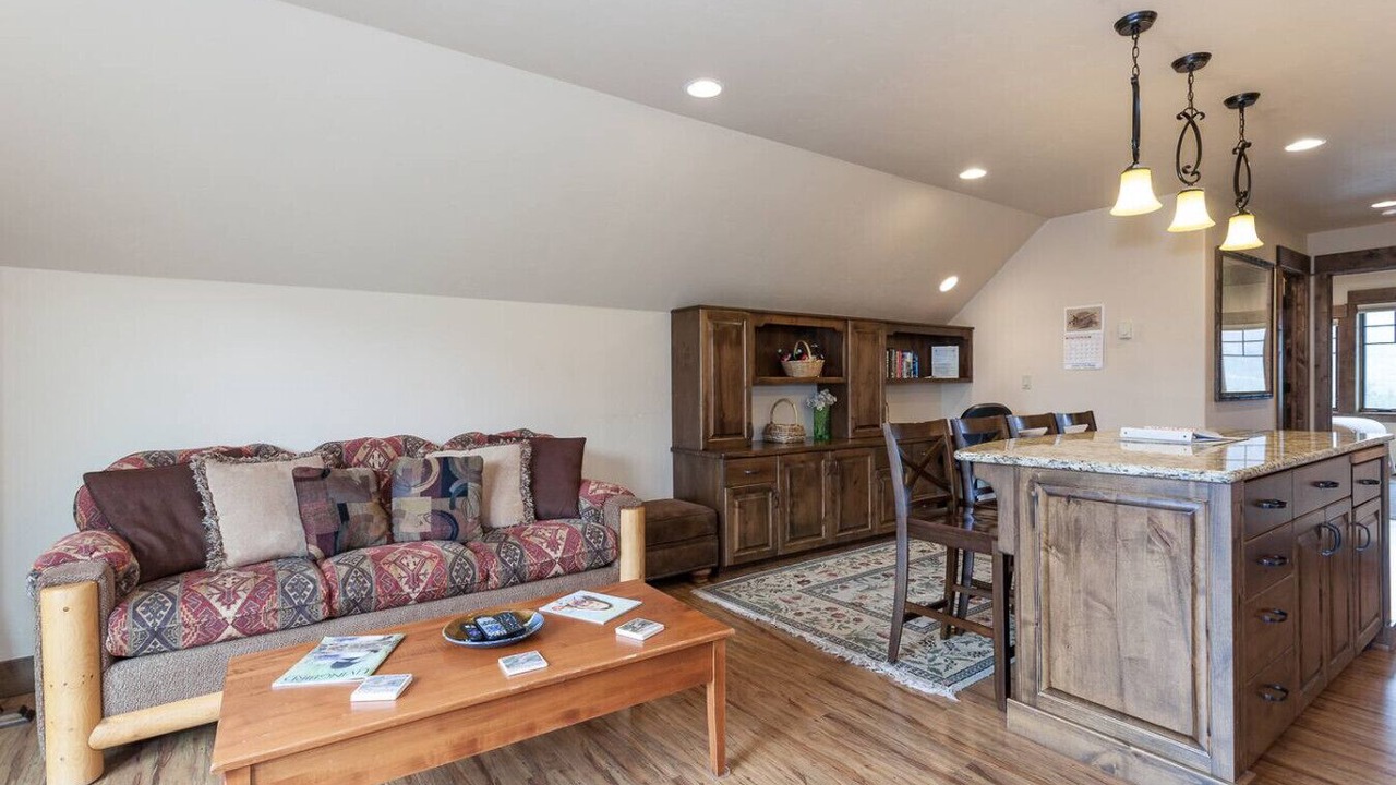 Photo of Livingroom in West Glacier