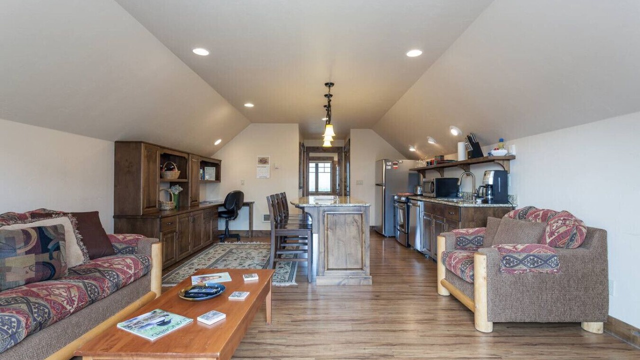 Photo of Livingroom in West Glacier