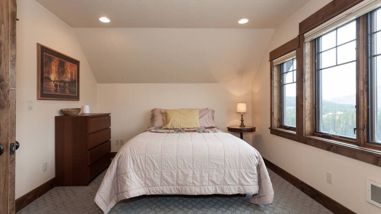 Photo of Bedroom in West Glacier