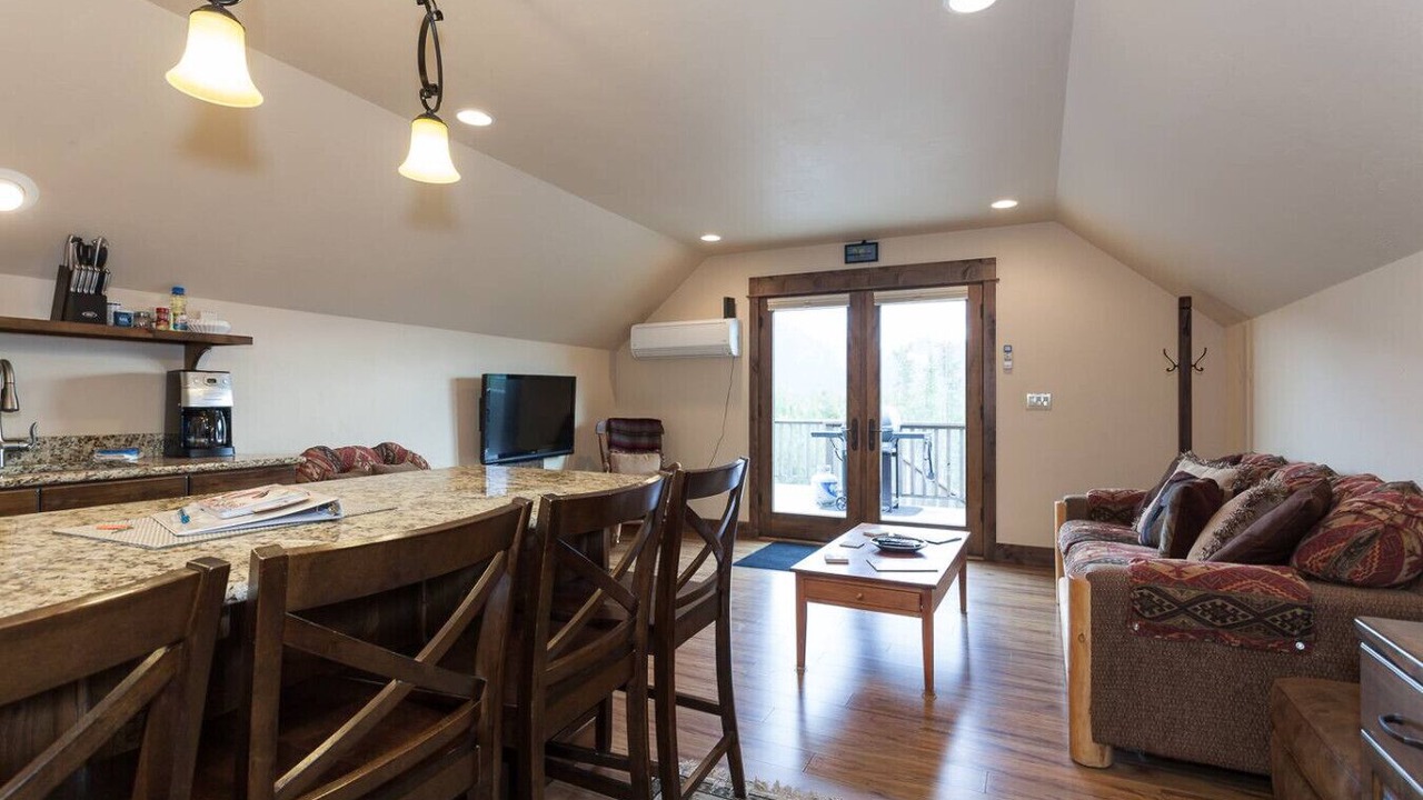 Photo of Livingroom in West Glacier