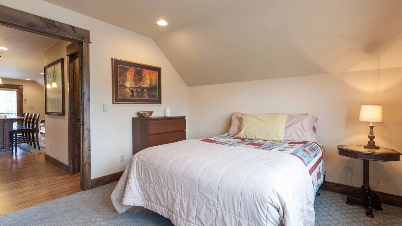 Photo of Bedroom in West Glacier