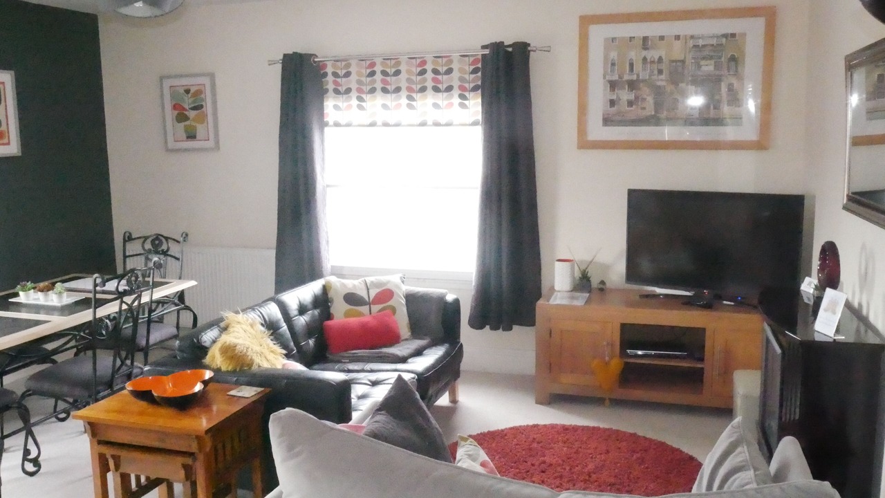 Photo of Livingroom in Burton on Trent