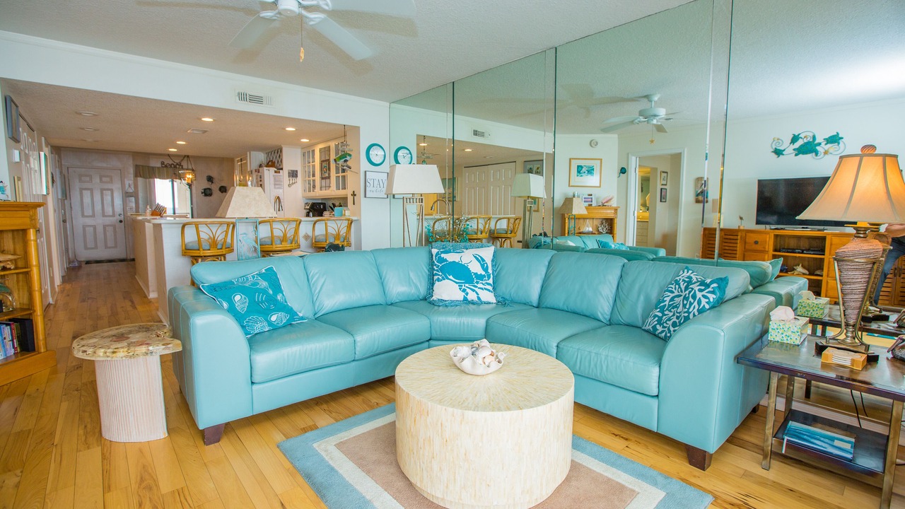 Photo of Livingroom in Crescent Beach