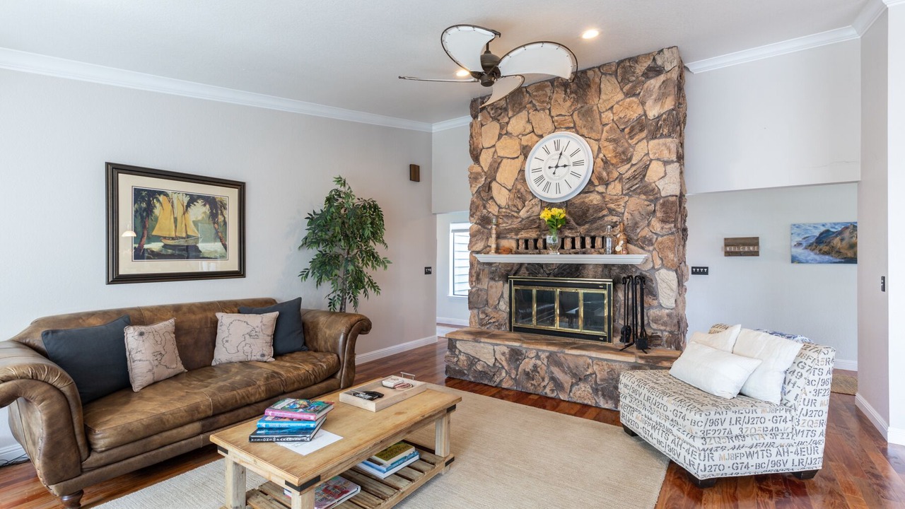 Photo of Livingroom in Bodega Bay