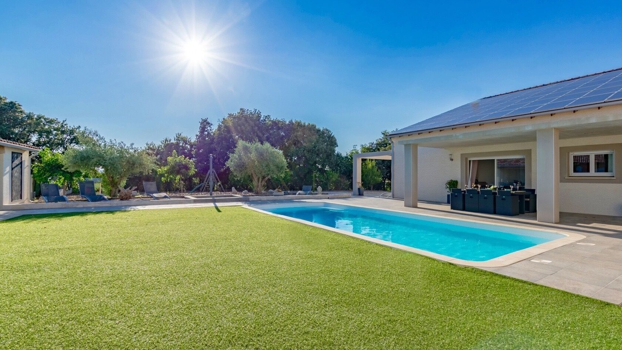 Photo of Outdoor in Plaissan