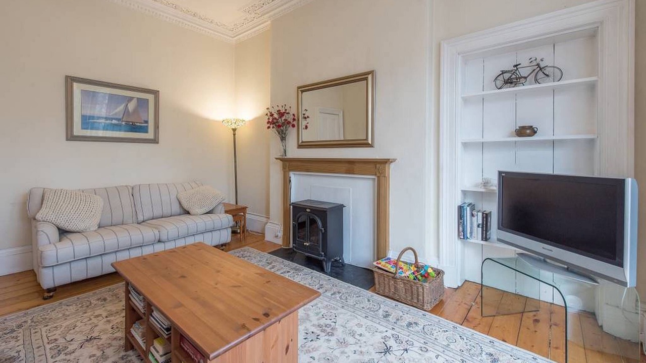 Photo of Livingroom in Newington