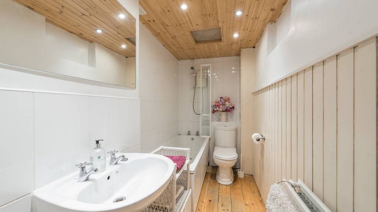 Photo of Bathroom in Newington