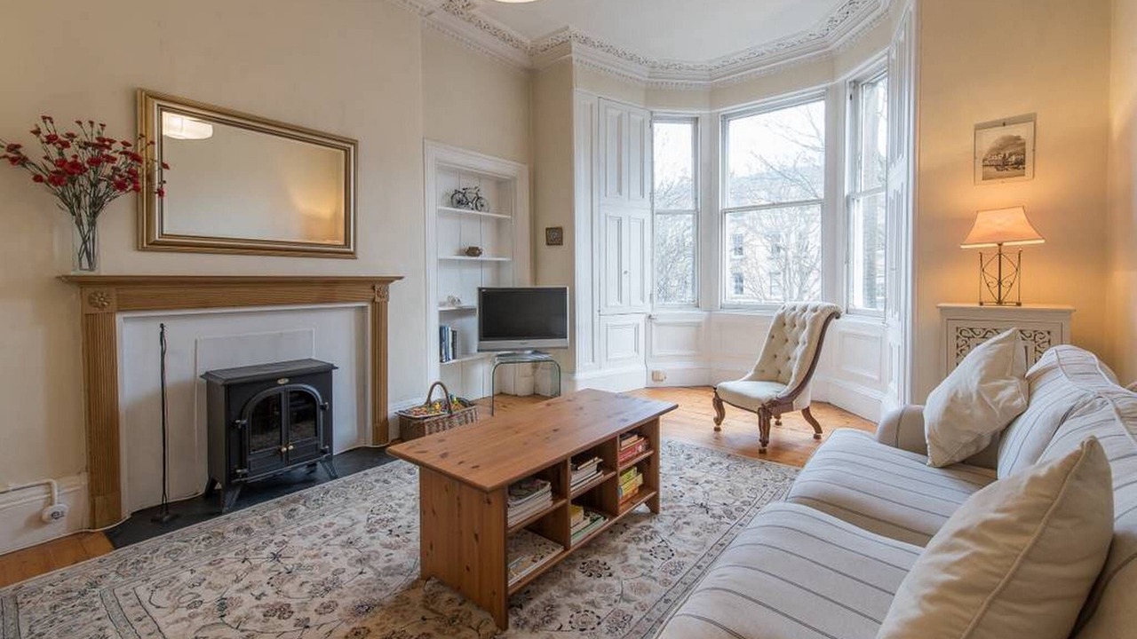 Photo of Livingroom in Newington