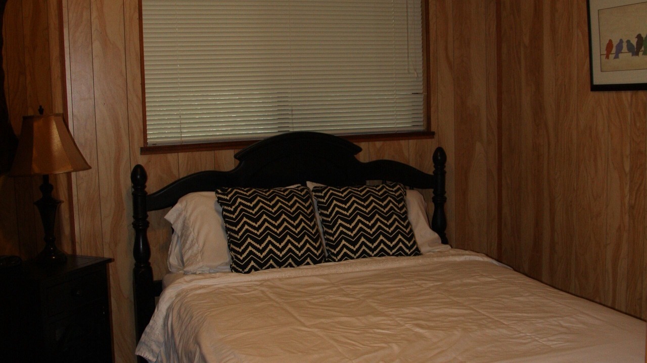 Photo of Bedroom in Canyon Lake