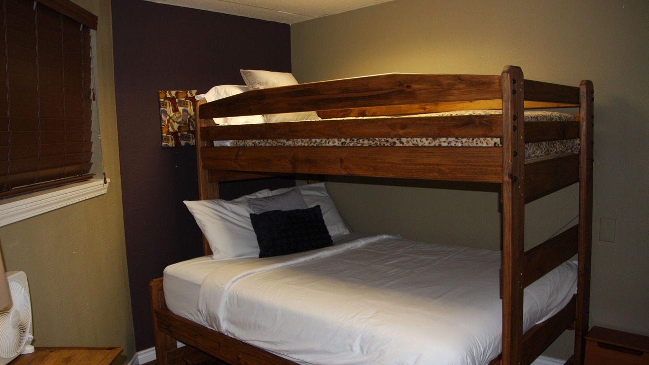 Photo of Bedroom in Canyon Lake