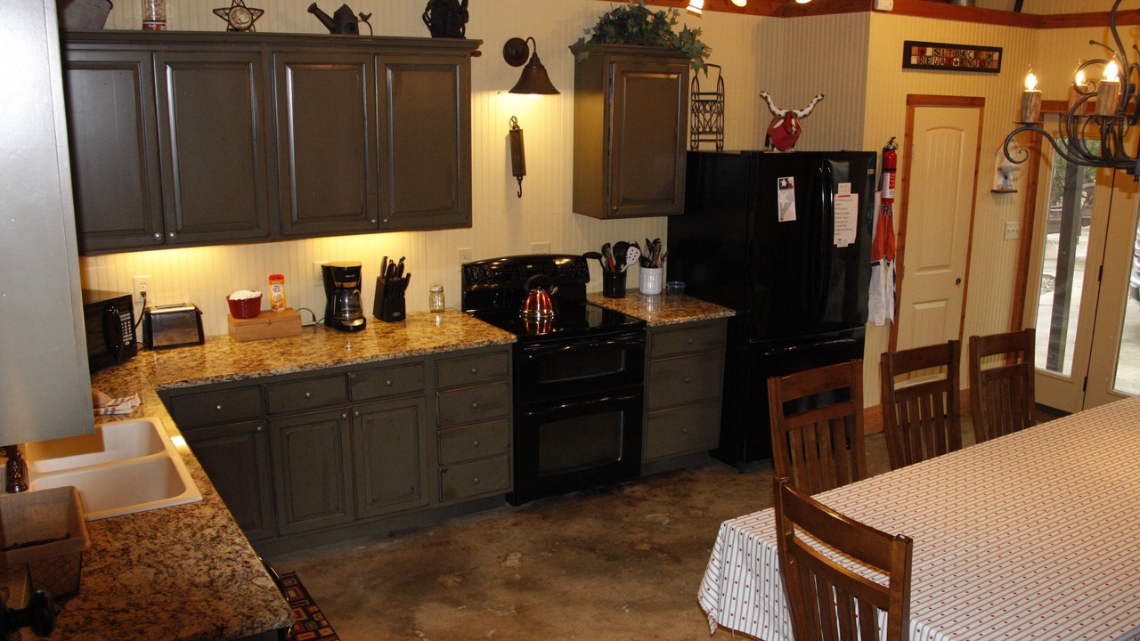 Photo of Kitchen in Canyon Lake