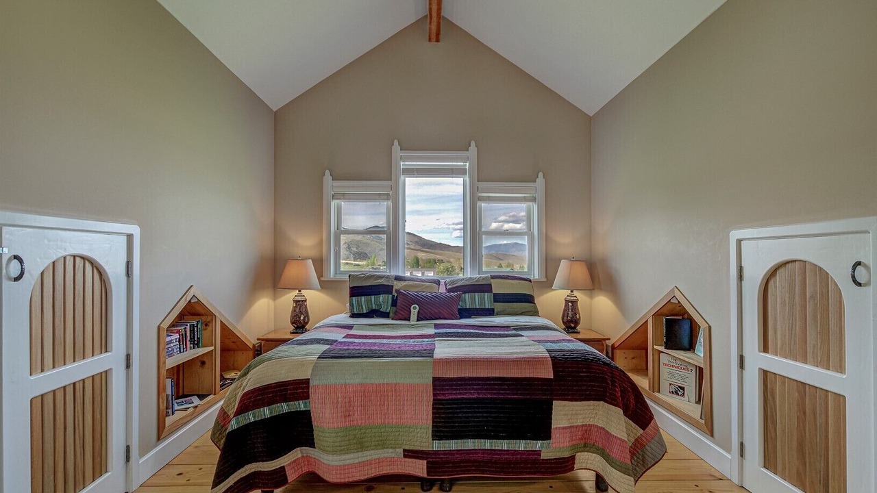 Photo of Bedroom in Salmon