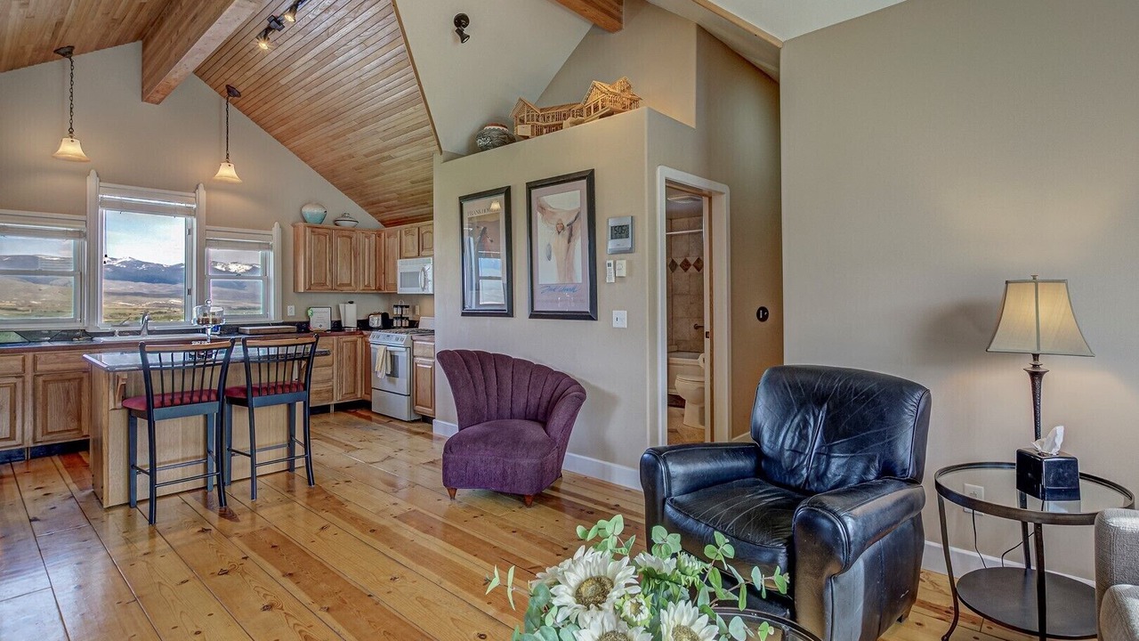 Photo of Livingroom in Salmon