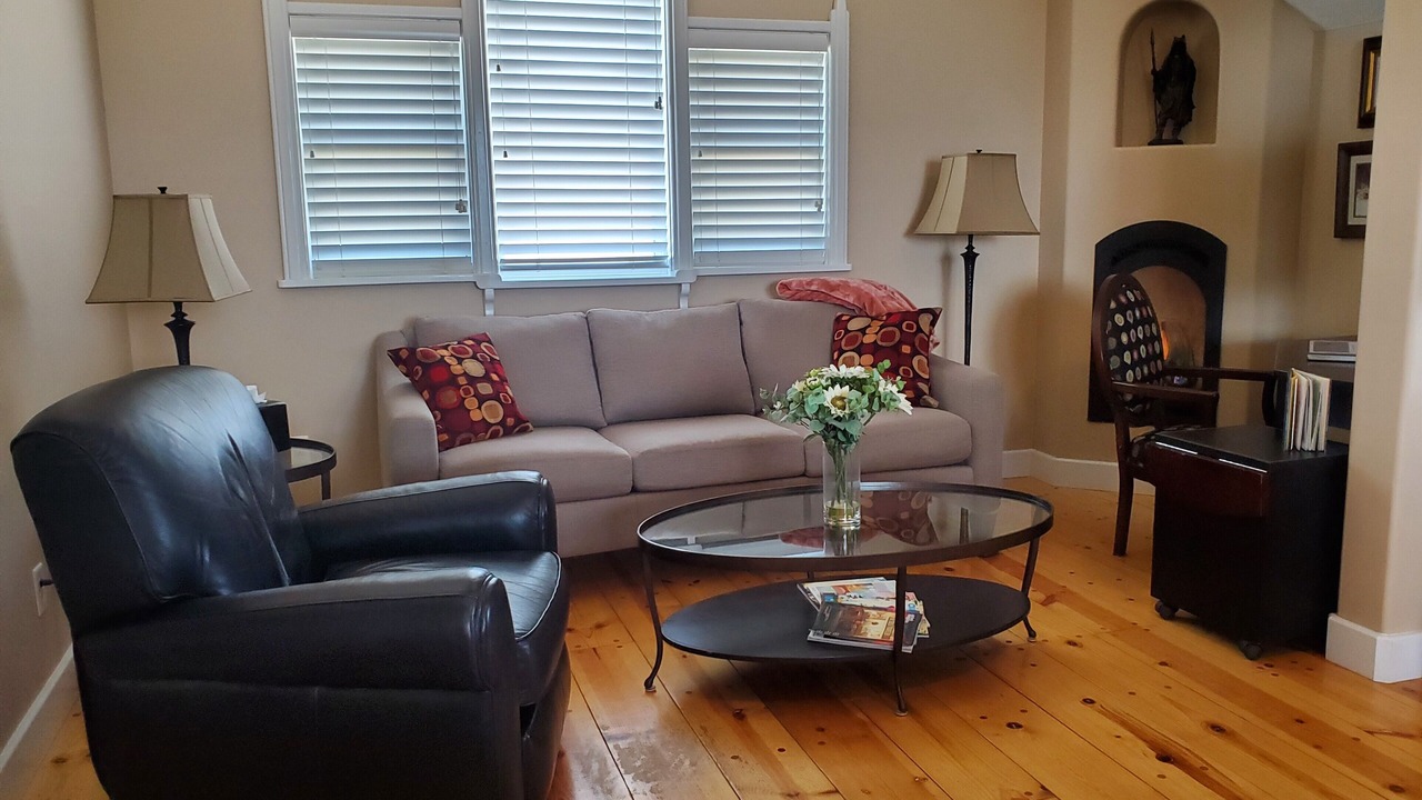 Photo of Livingroom in Salmon