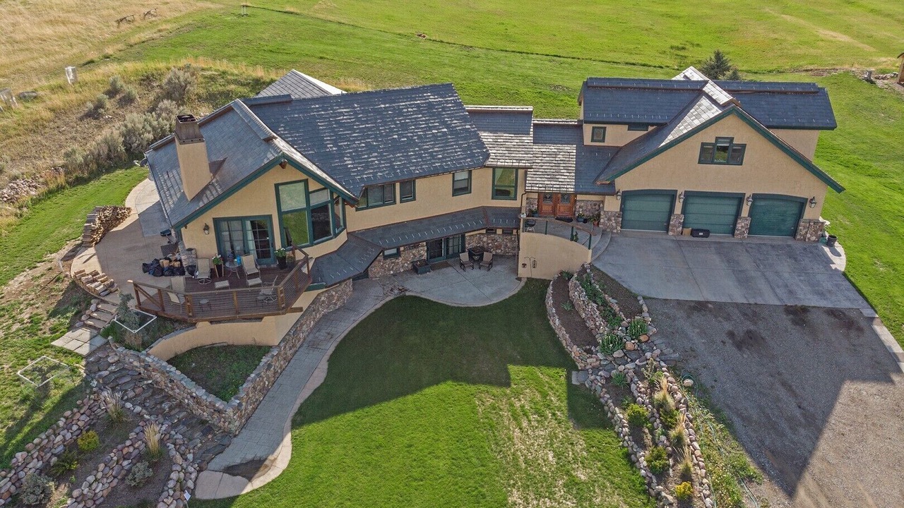 Photo of Outdoor in Salmon