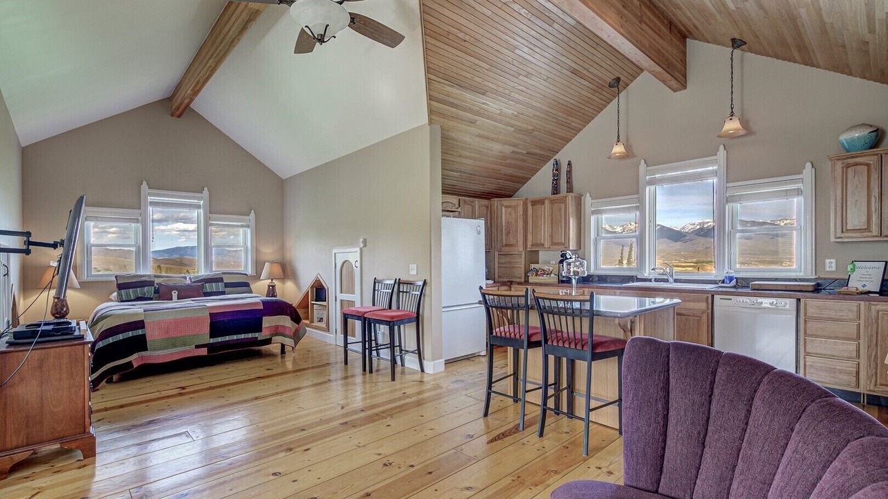 Photo of Bedroom in Salmon