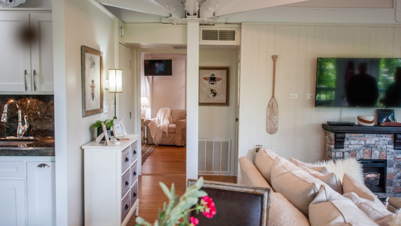 Photo of Livingroom in Big Canoe