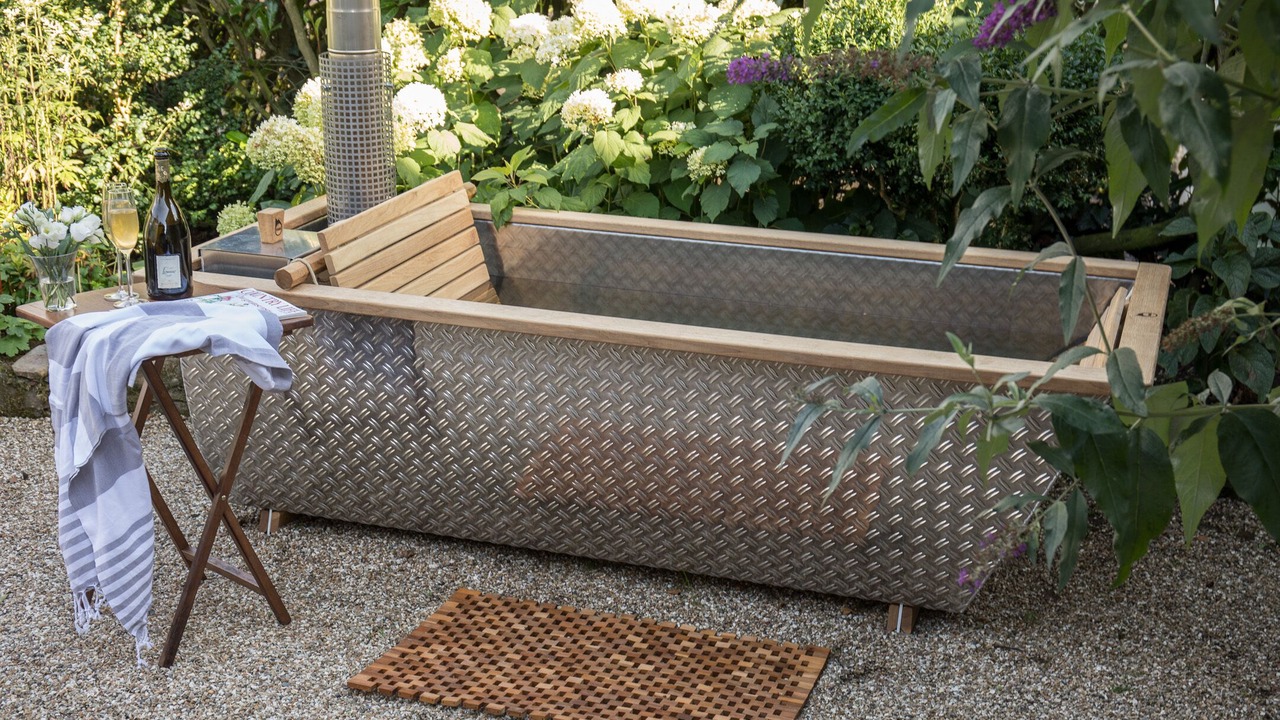 Photo of Outdoor in Broadwoodkelly