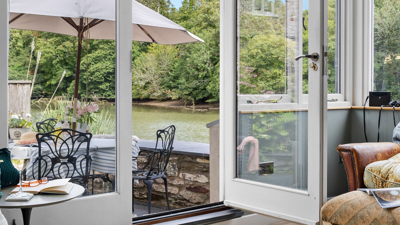 Photo of Livingroom in Tuckenhay