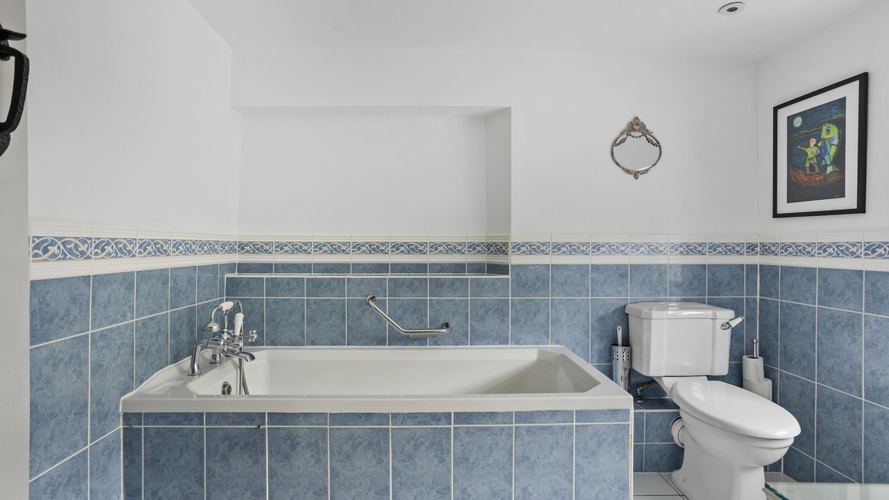 Photo of Bathroom in Tuckenhay