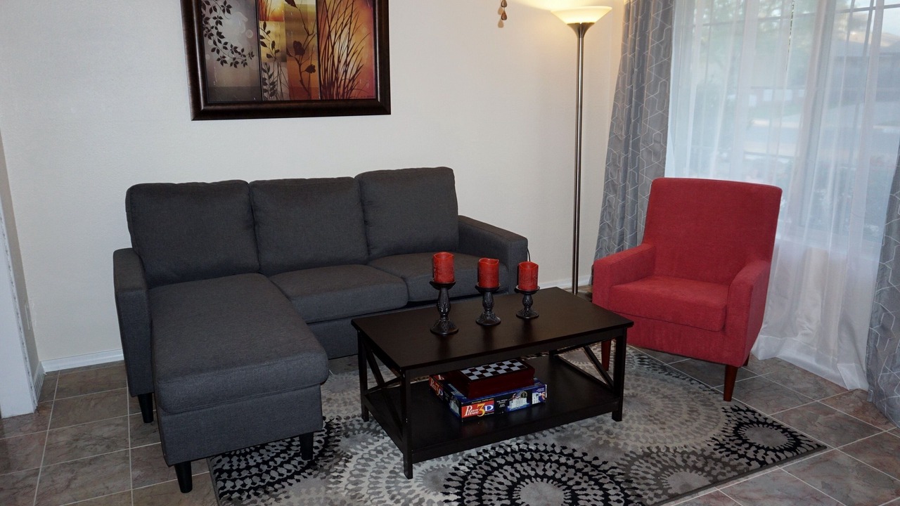 Photo of Livingroom in Kyrene-Superstition
