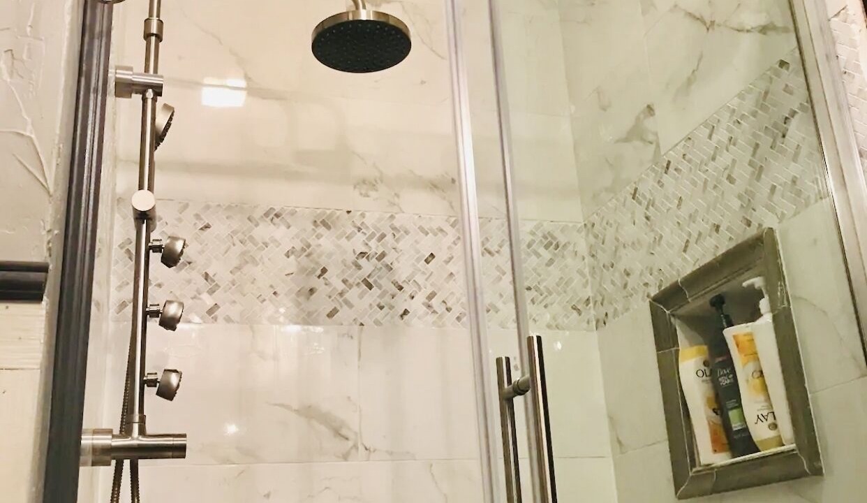 Photo of Bathroom in Garfield
