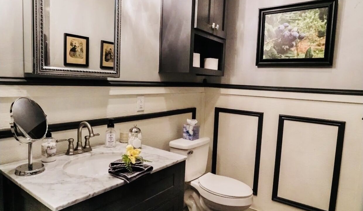 Photo of Bathroom in Garfield