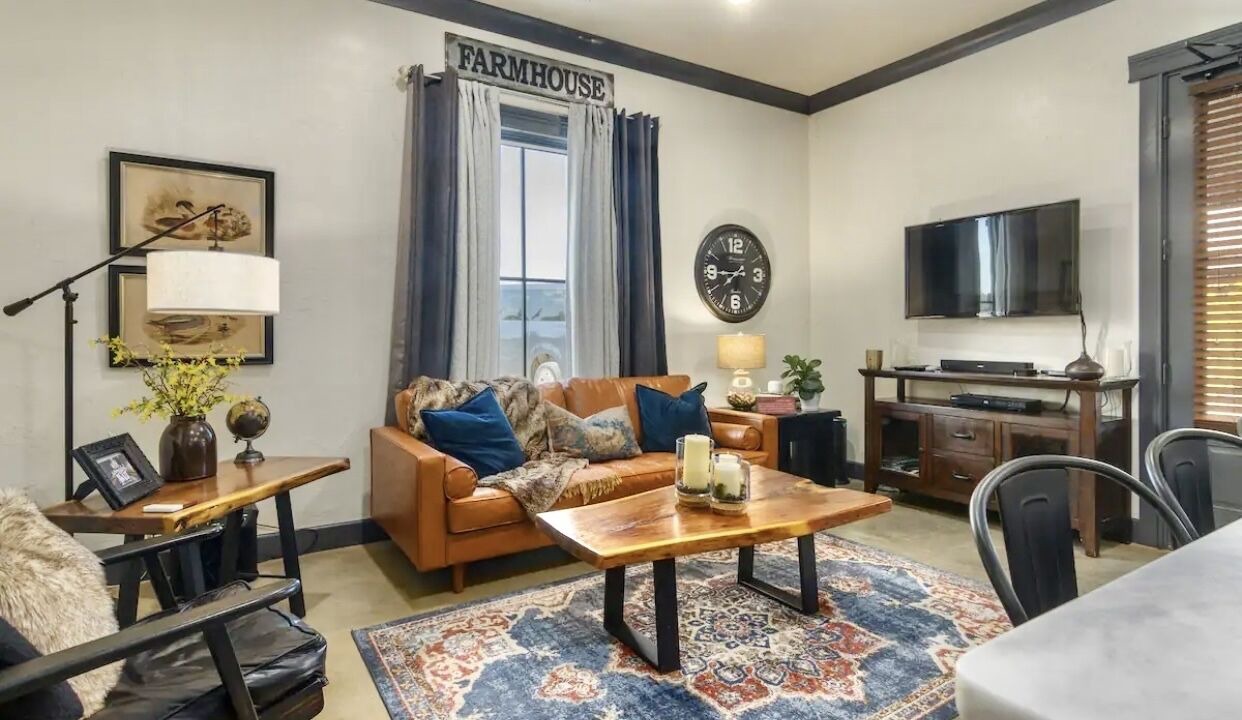 Photo of Livingroom in Garfield