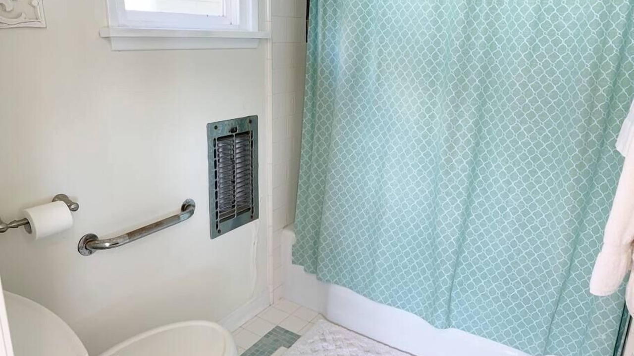 Photo of Bathroom in Huntington Beach