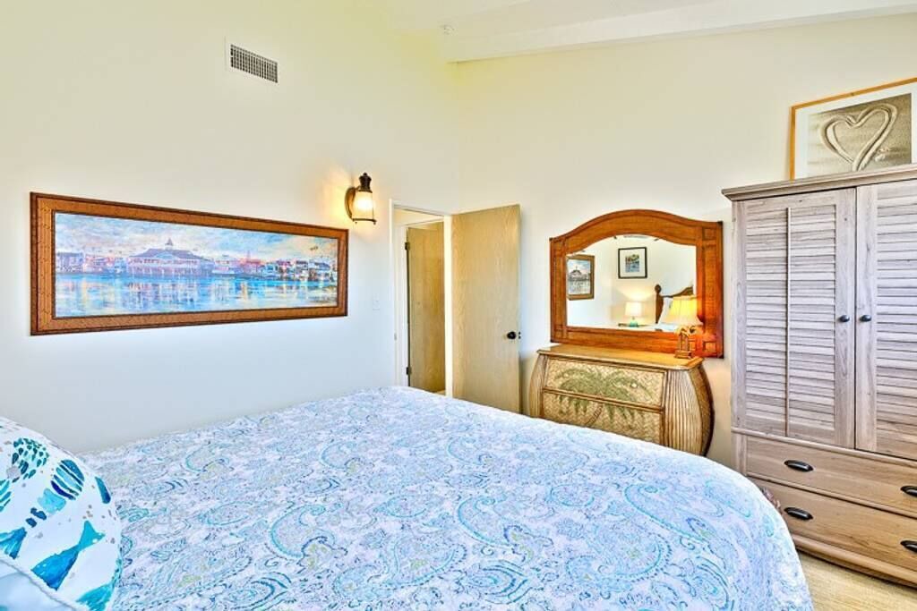 Photo of Bedroom in Huntington Beach
