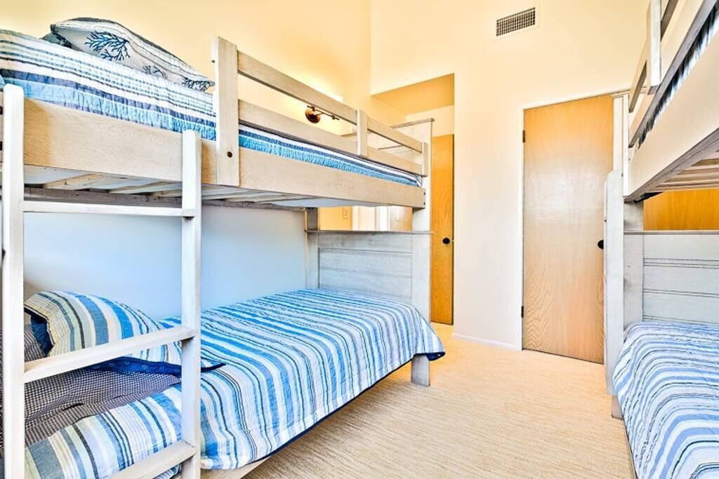 Photo of Bedroom in Huntington Beach