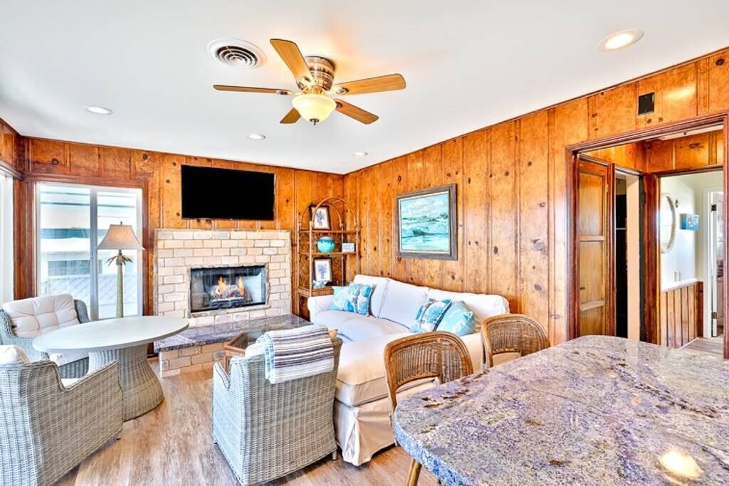 Photo of Livingroom in Huntington Beach