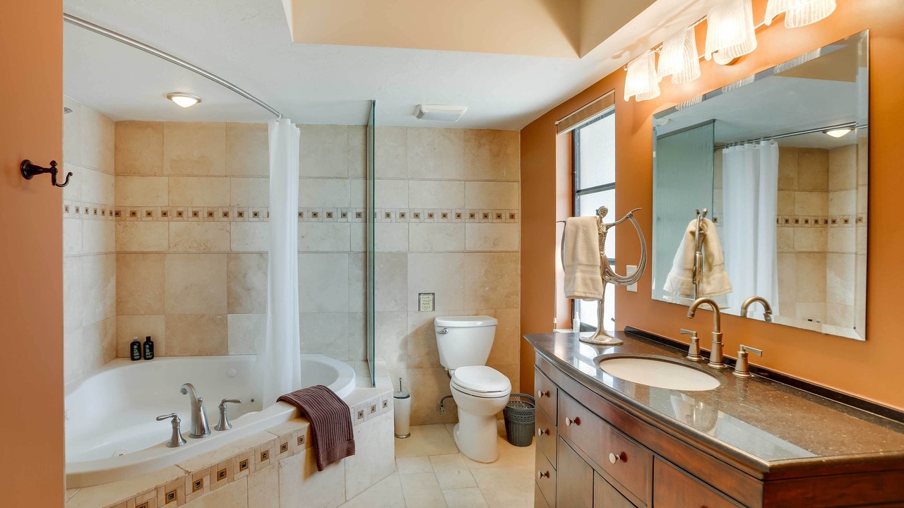 Photo of Bathroom in Caloosahatchee