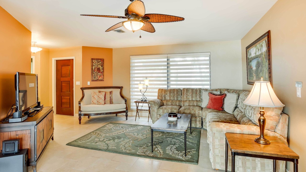 Photo of Livingroom in Caloosahatchee