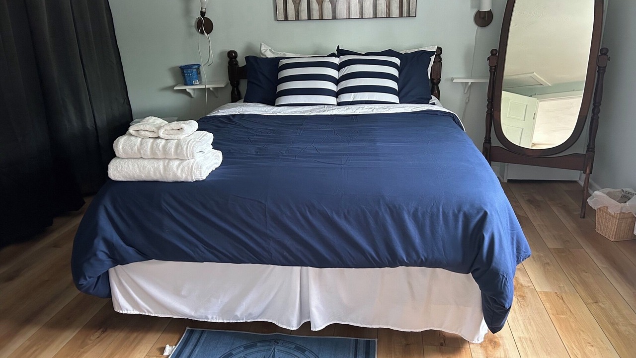 Photo of Bedroom in Town of Benton