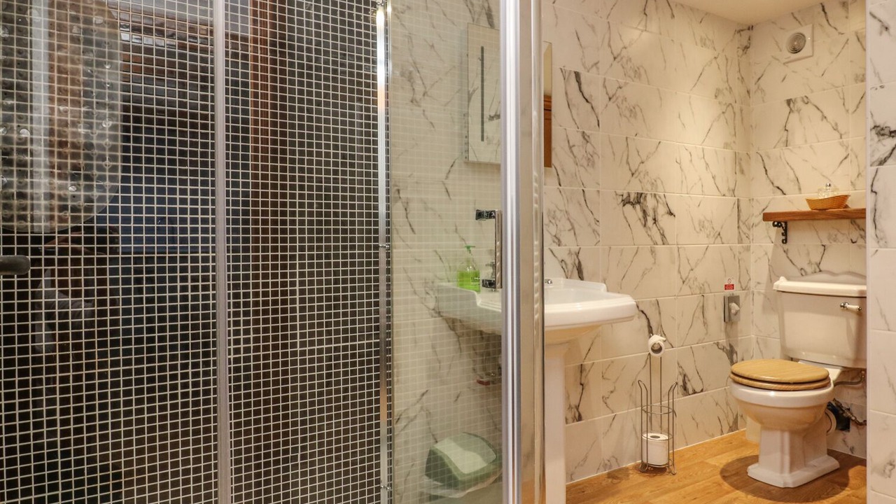 Photo of Bathroom in Lynton