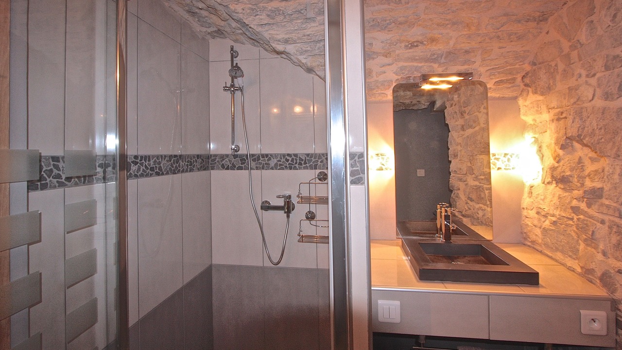 Photo of Bathroom in Pompignan