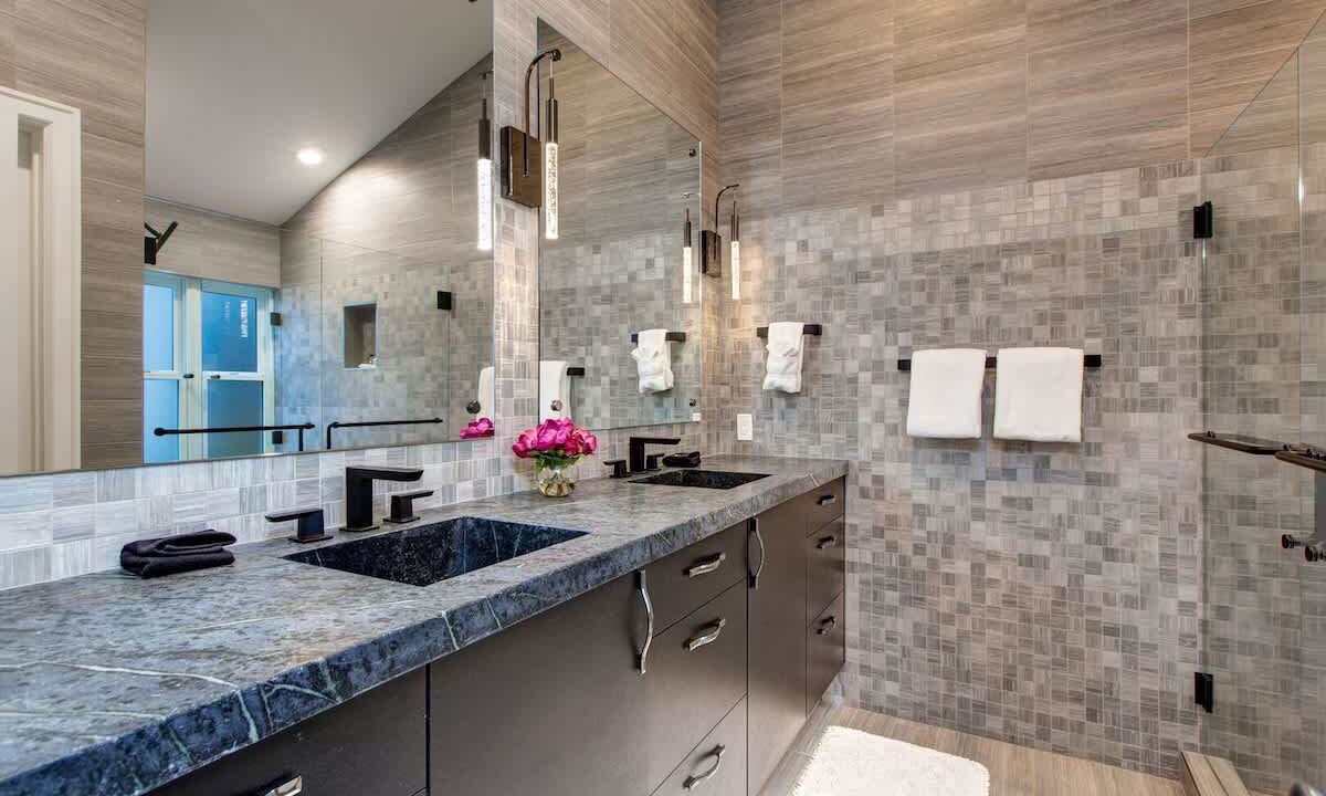 Photo of Bathroom in North Park City