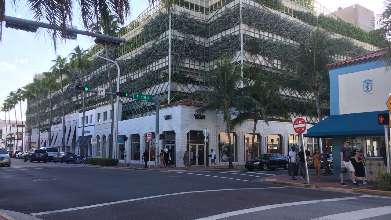 Photo of Others in Flamingo/Lummus