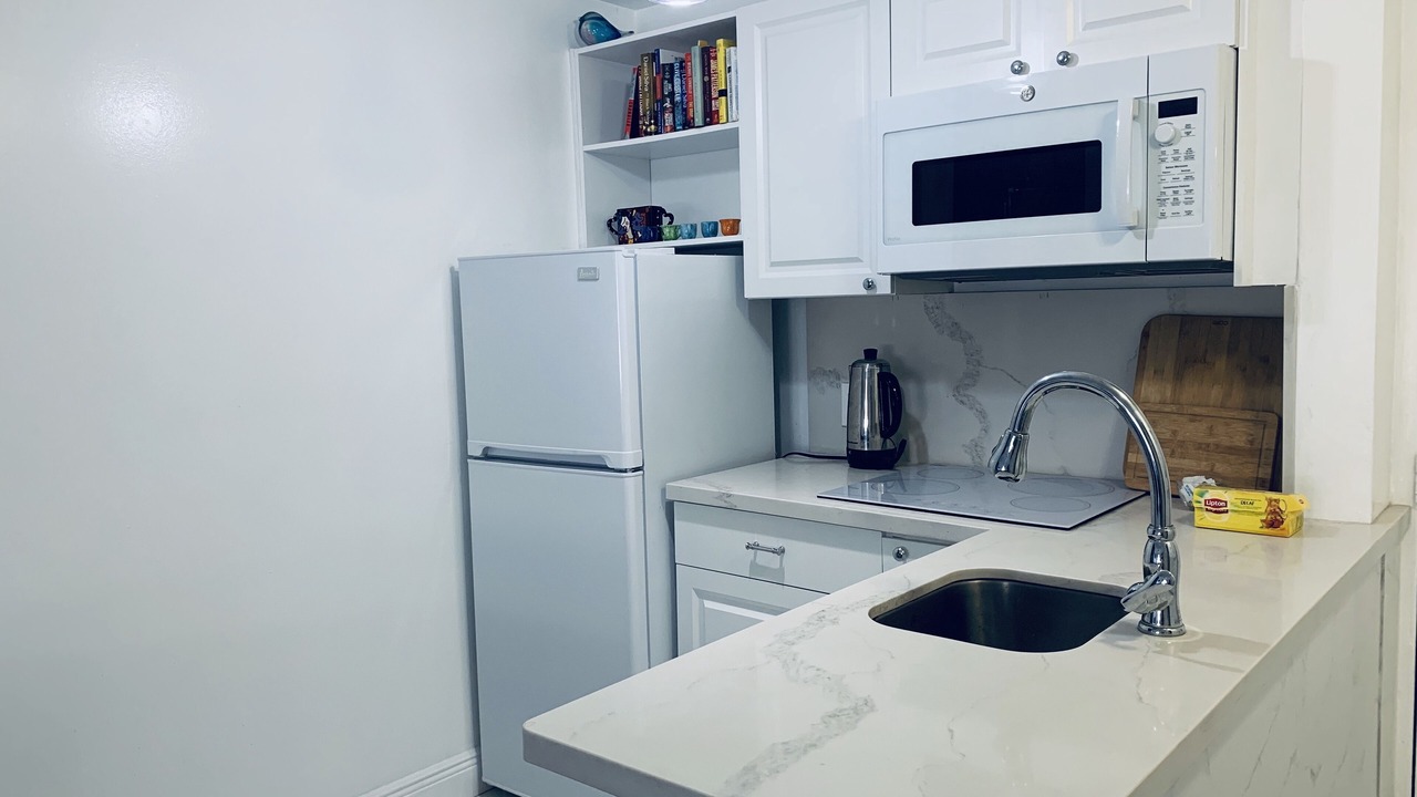 Photo of Kitchen in Flamingo/Lummus