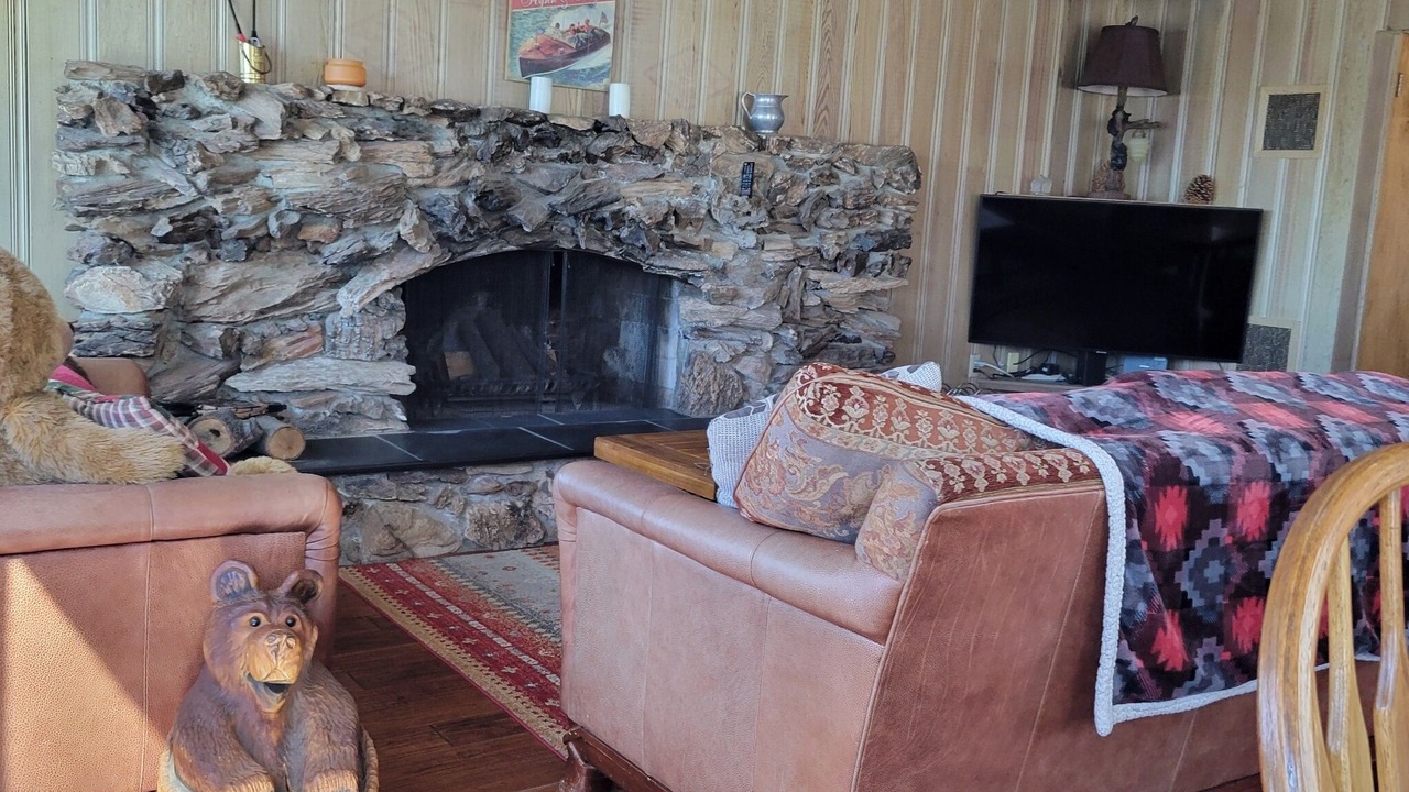 Photo of Bedroom in Lake Arrowhead