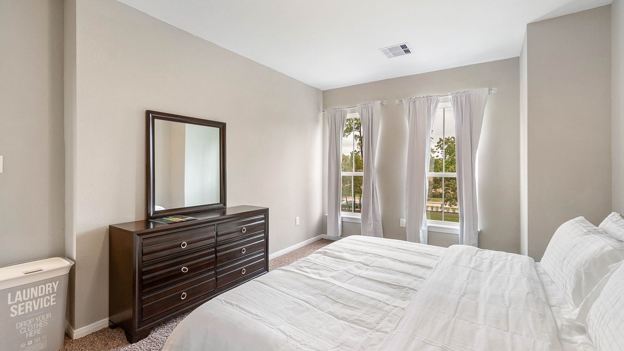 Photo of Bedroom in Humble