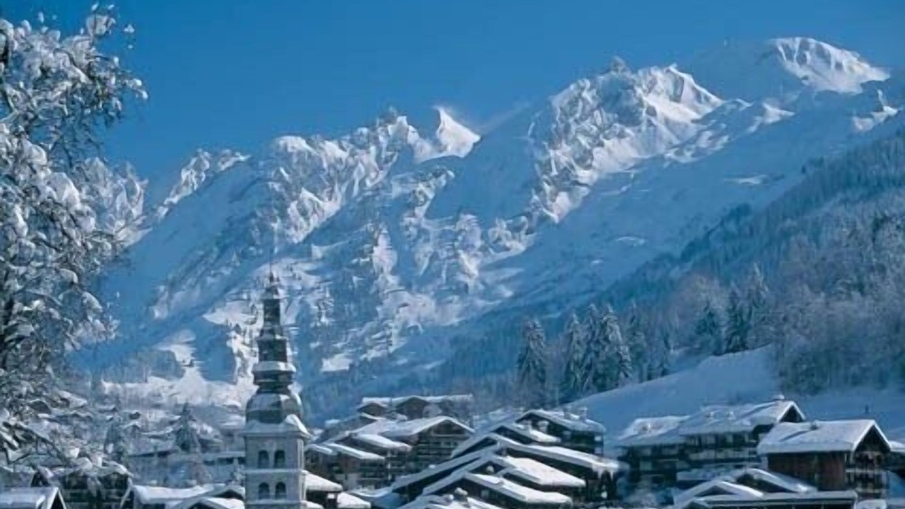 Photo of Others in Thones