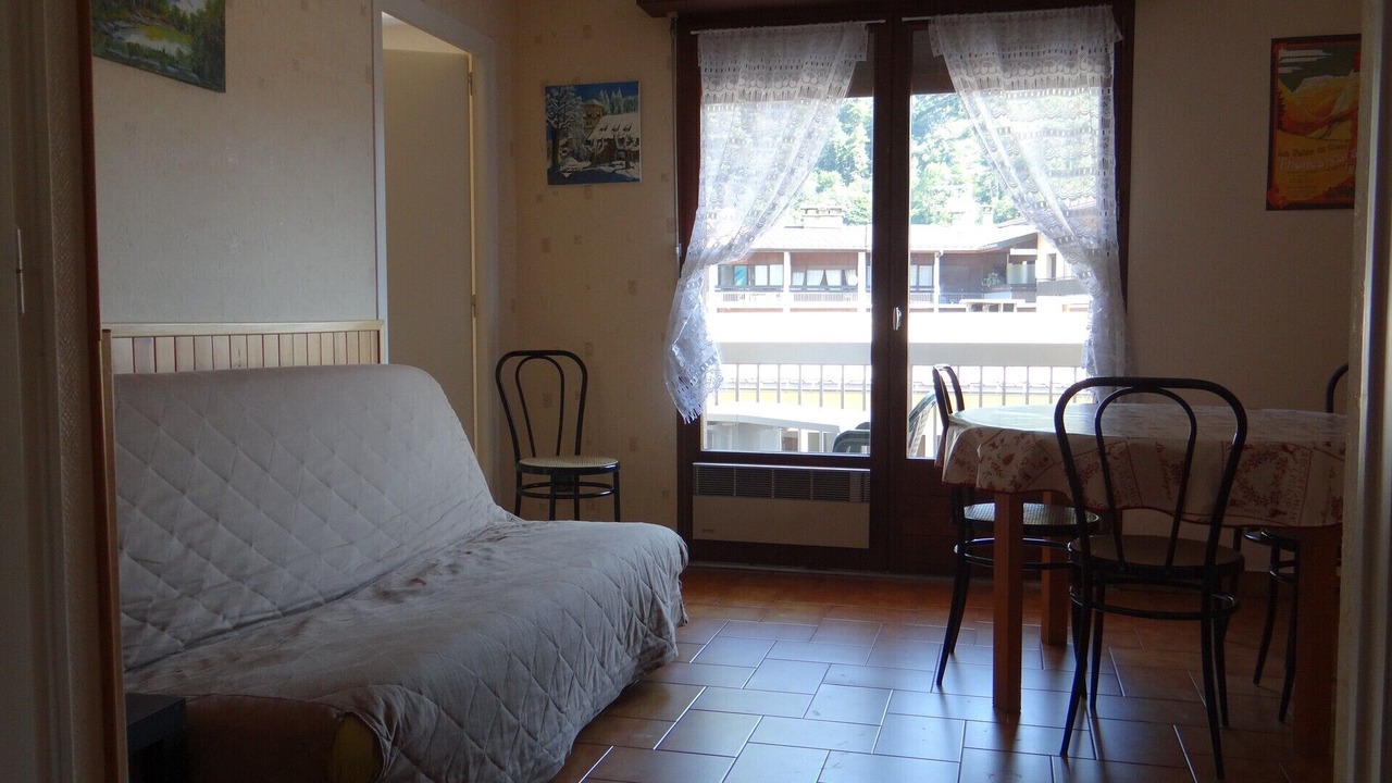 Photo of Others in Thones