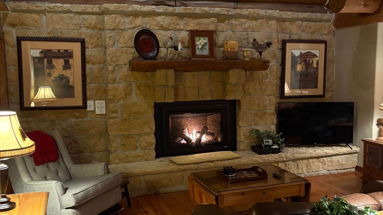 Photo of Livingroom in The Galena Territory