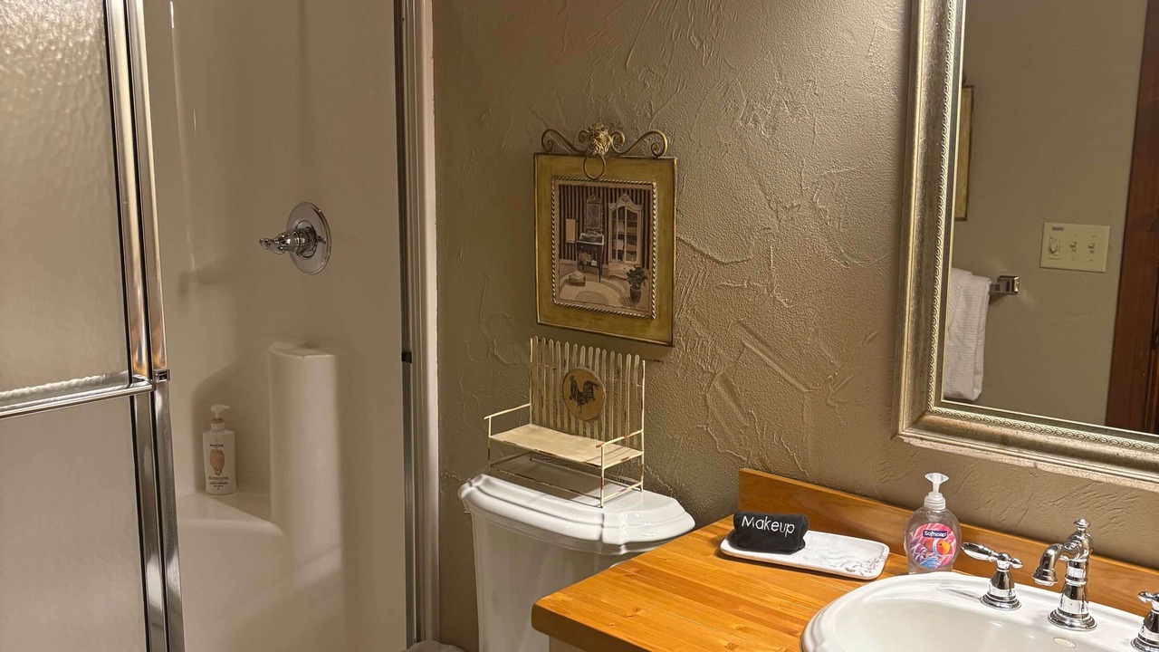 Photo of Bathroom in The Galena Territory