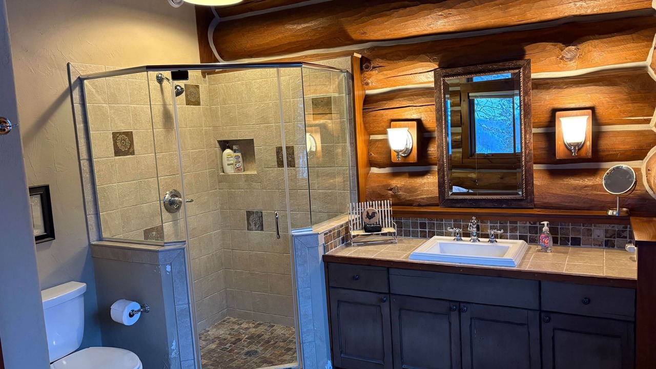 Photo of Bathroom in The Galena Territory